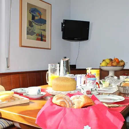 Al Villino Del Sole Alojamento de Acomodação e Pequeno-almoço 2*