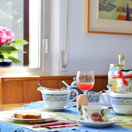 לינה וארוחת בוקר Al Villino Del Sole 3*